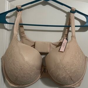 Nude Victoria’s Secret bra